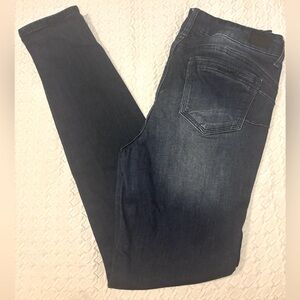 Celebrity pink size 11 blue skinny jeans